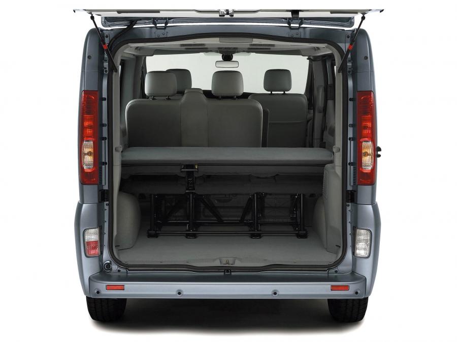  Renault Trafic Generation 2006 года  (фото 4 из 26)
